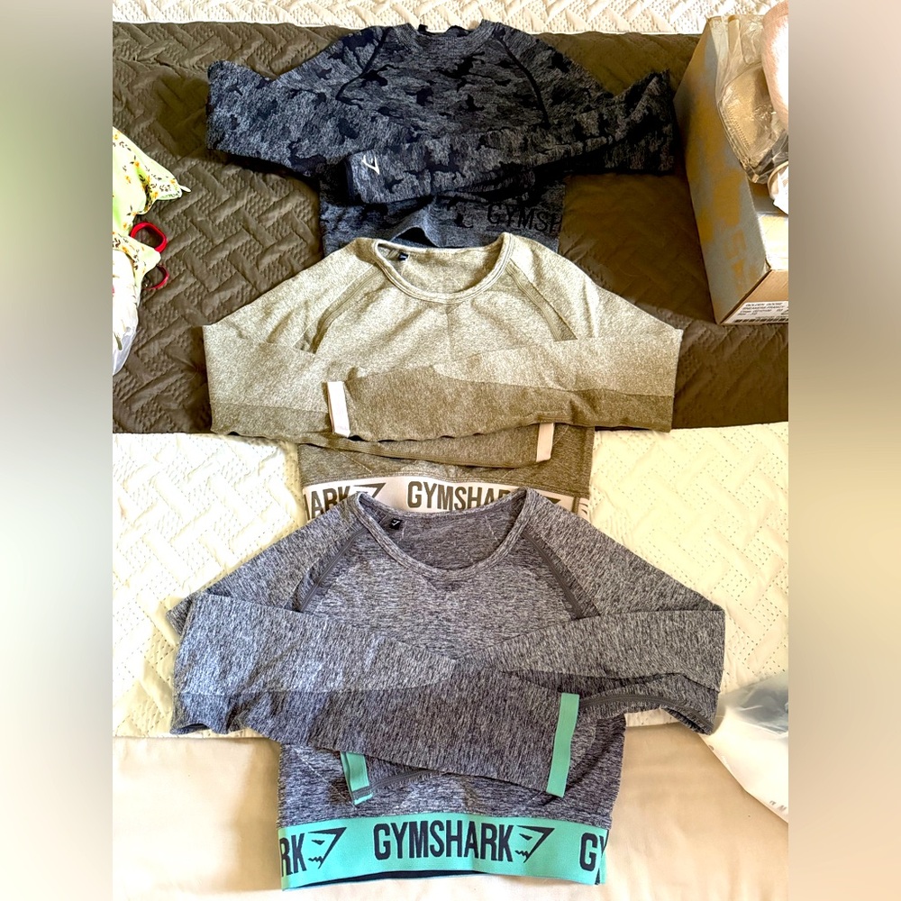 Women’s gymshark crop tops x3 size small